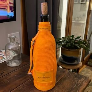 Veuve Clicquot wine cooler bag.